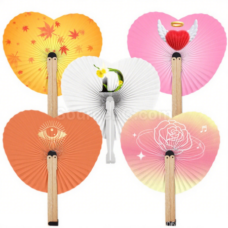 Heart - shaped folding fan