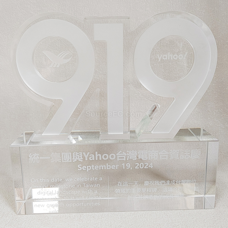 crystal gift, crystal souvenir, crystal trophy, crystal trophy cup, crystal medal, crystal plaques, crystal paper weight, colorful glass trophies, engraved crystal, 3D crystals, corporate gifts, premium gifts, gift supplier, promotional gifts, gift company, souvenirs, stationery, gift wholesale, gift ideas